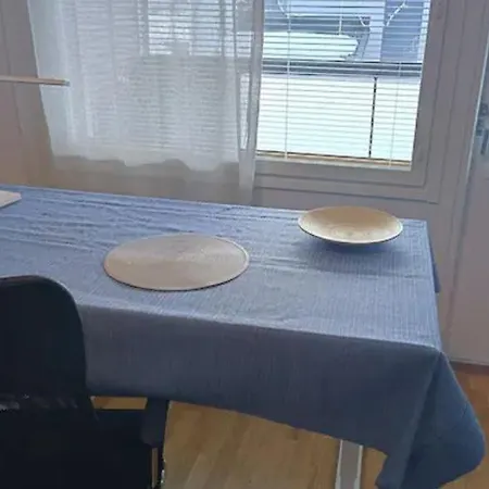 1 Quit&com For 2 With Free Parking In A House
